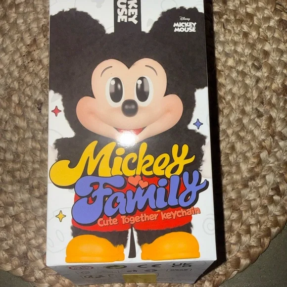 POP MART *Donald* Mickey and Family - Picture 6 of 7